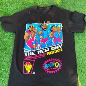 WWE The New Day 8 Bit "Power Of Positivty Rocks" Graphic Tshirt Mens Medium